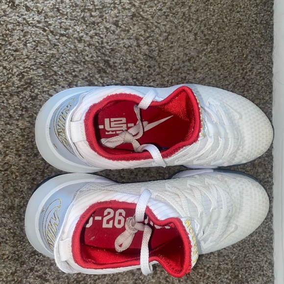 LeBron 16 Draft Day edition - Picture 3 of 3